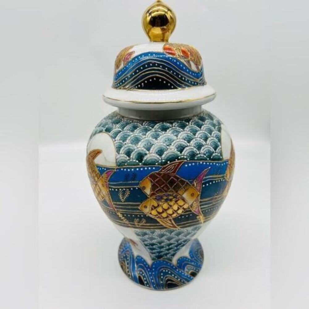 Porcelain hand painted Japanese textured large ginger jar with matching plate